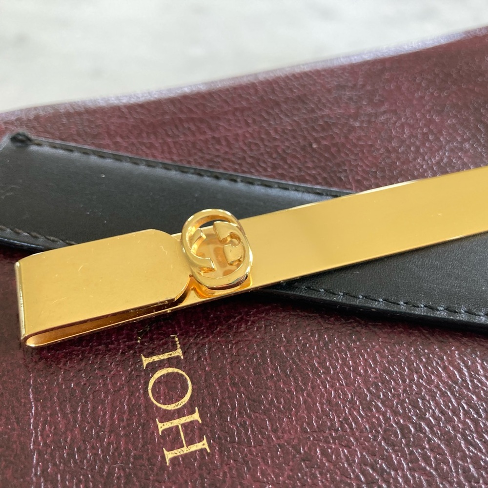 Gucci Black Leather Bookmark with Gold Accent - Picture 5 of 11
